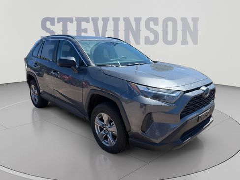 Used 2024 Toyota RAV4 LE AWD/4WD image 7
