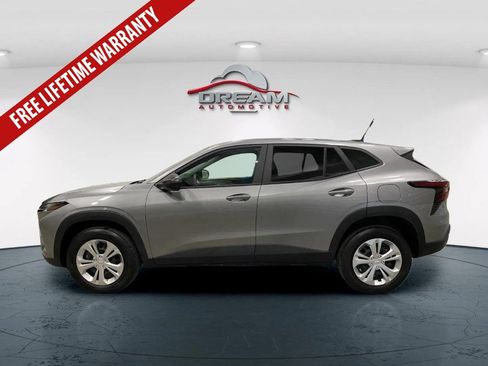 Used 2024 Chevrolet Trax LS FWD image 15