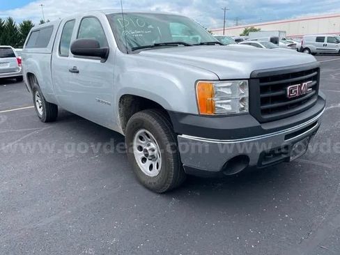 Used 2013 GMC Sierra 1500 W/T AWD/4WD image 1