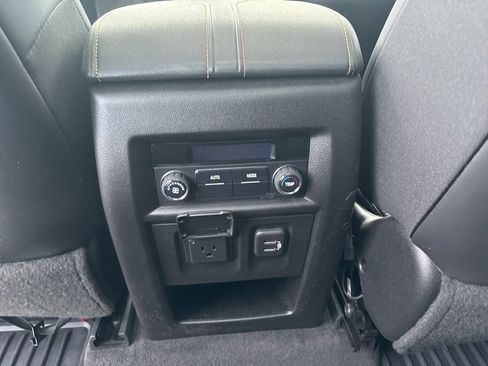 Used 2020 Chevrolet Traverse LT w/ LT Premium Package image 22