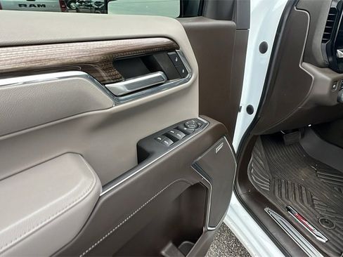 Used 2024 Chevrolet Silverado 1500 LT Trail Boss w/ Convenience Package II image 12