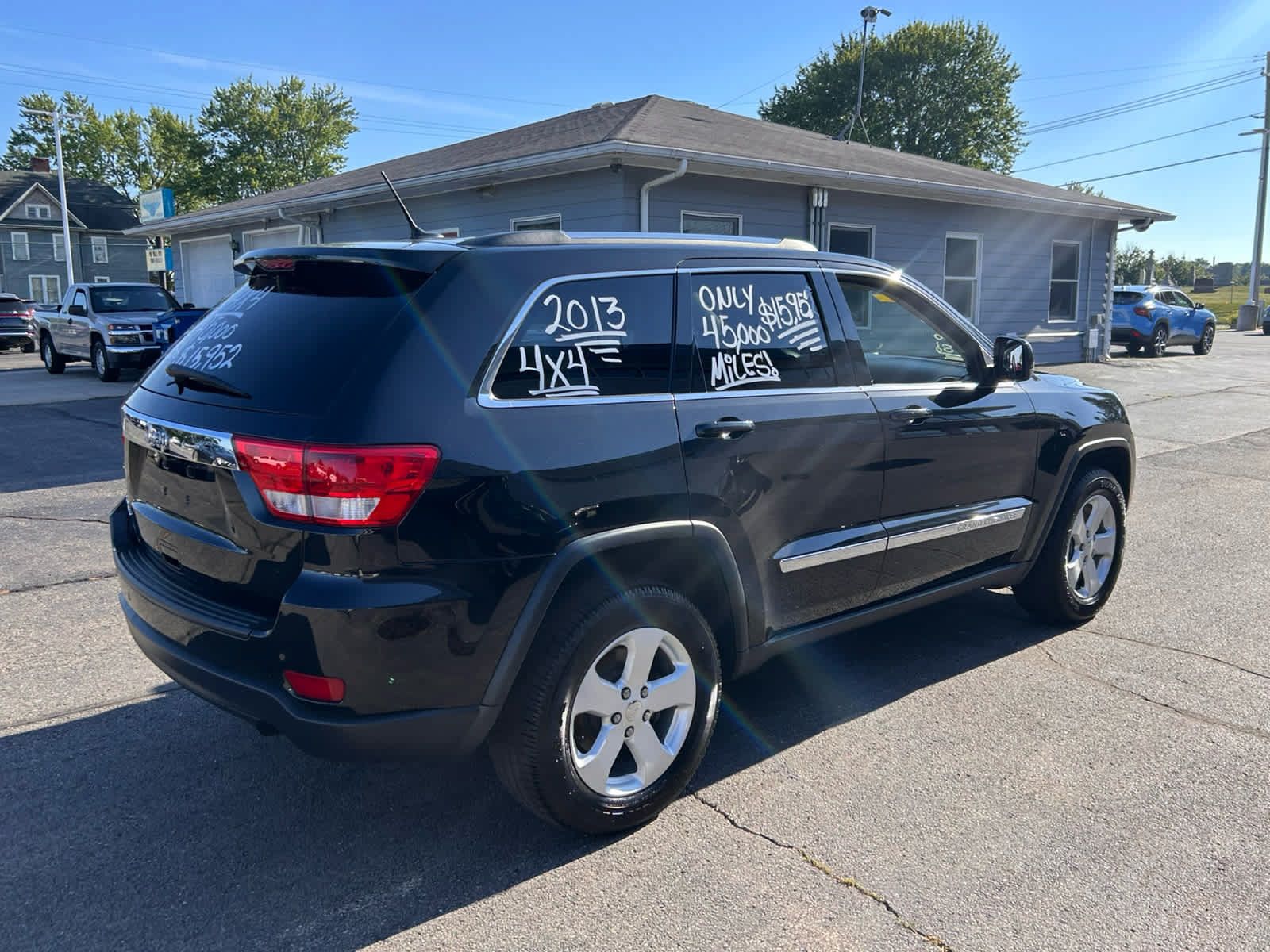 Used 2013 Jeep Grand Cherokee Laredo AWD/4WD image 4