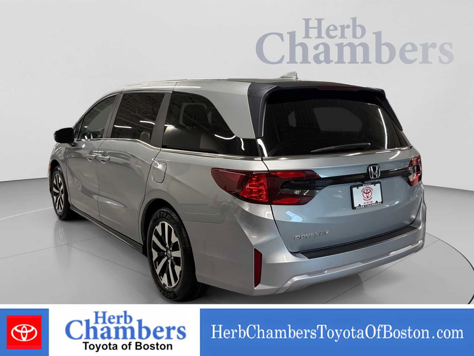 Used 2025 Honda Odyssey EX-L image 3