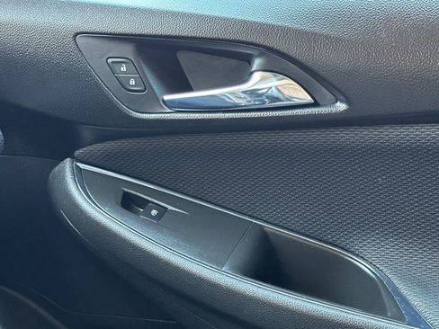 Used 2017 Chevrolet Cruze LS image 19