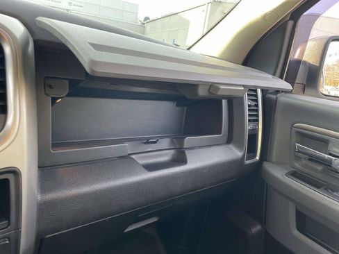 Certified 2019 RAM 1500 Classic SLT w/ Luxury Group image 37