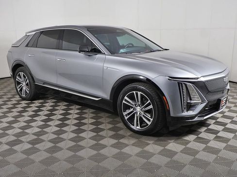 Used 2024 Cadillac Lyriq Luxury RWD image 2