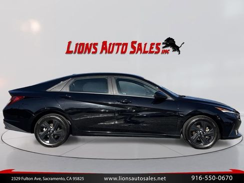 Used 2023 Hyundai Elantra SEL FWD image 4