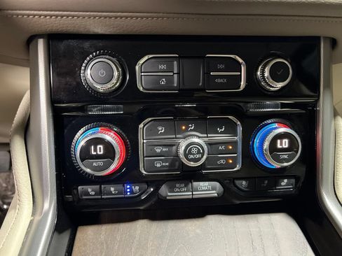 Used 2021 GMC Yukon Denali w/ LPO, Illumination Package RWD image 37
