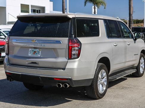 Used 2024 Chevrolet Suburban Premier RWD image 4