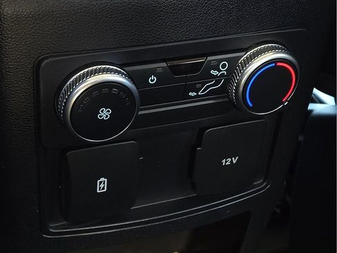 Used 2021 Ford Explorer XLT w/ Equipment Group 202A image 12