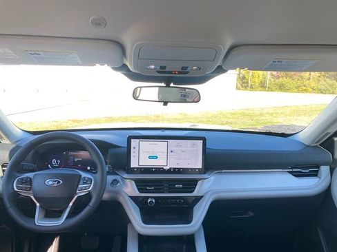 New 2026 Ford Explorer Active w/ Active Comfort Package image 20