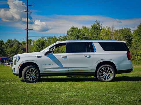 New 2026 GMC Yukon XL Denali w/ Denali Reserve Package AWD/4WD image 6
