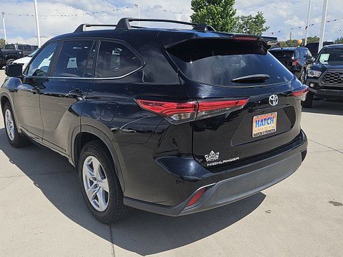 Used 2023 Toyota Highlander L FWD image 22