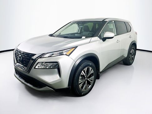 Used 2023 Nissan Rogue SV FWD image 3