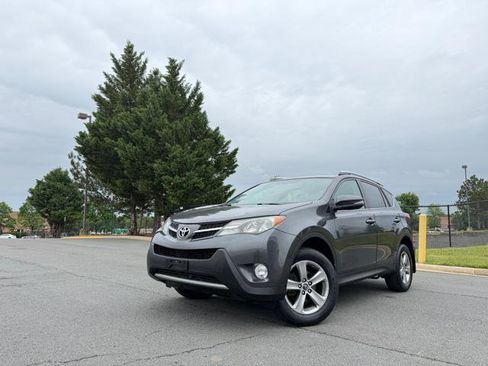 Used 2015 Toyota RAV4 XLE AWD/4WD image 1