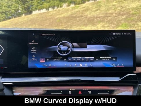 Used 2024 BMW 540i xDrive image 25