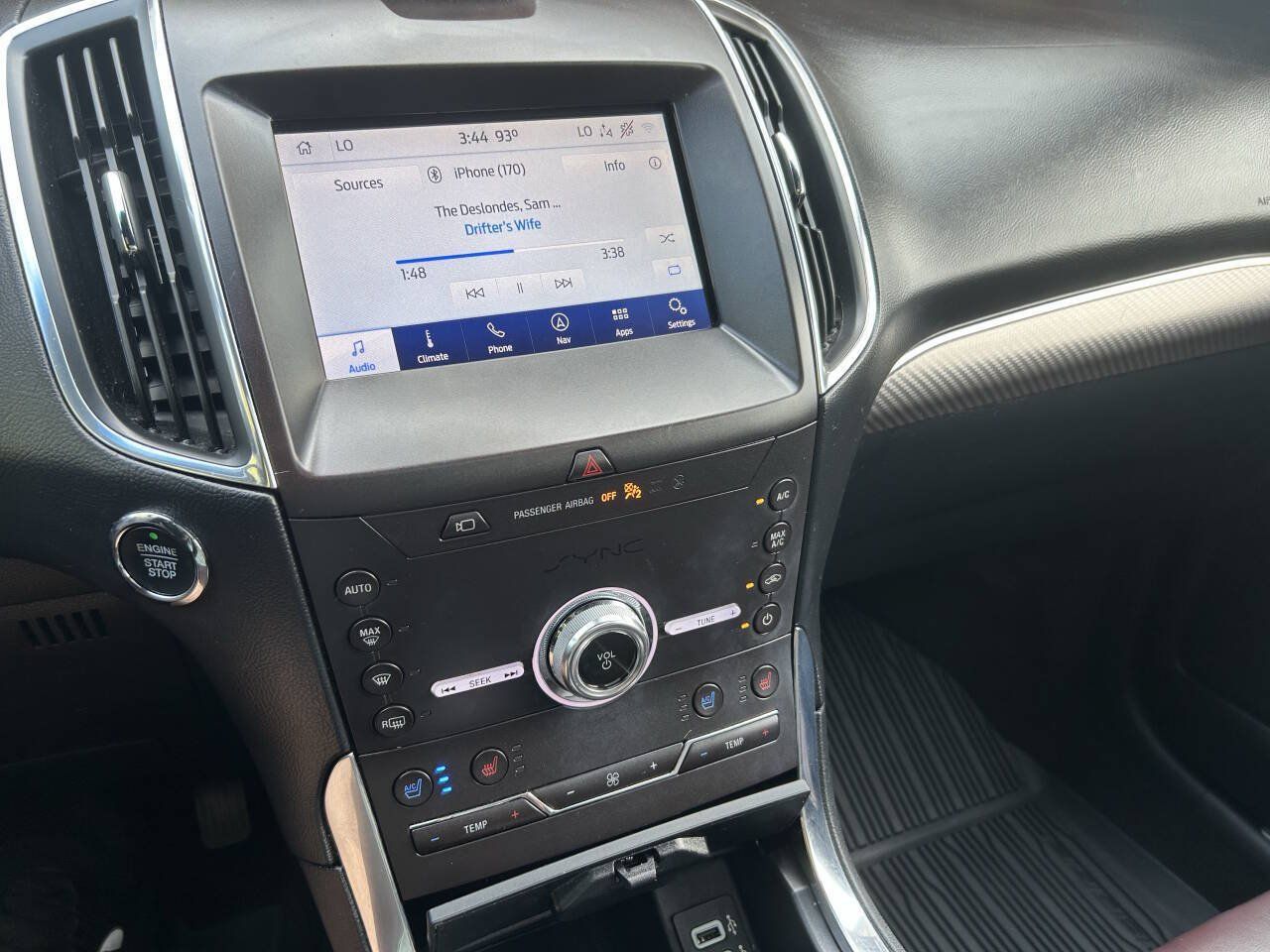 Used 2020 Ford Edge Titanium w/ Equipment Group 301A AWD/4WD image 16