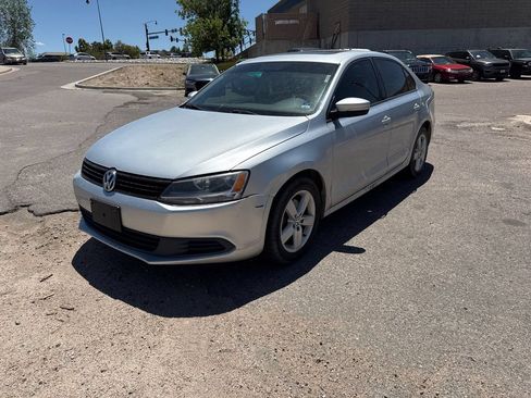 Used 2011 Volkswagen Jetta TDI FWD image 7