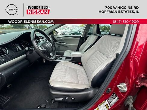 Used 2015 Toyota Camry SE w/ Moonroof Package FWD image 25