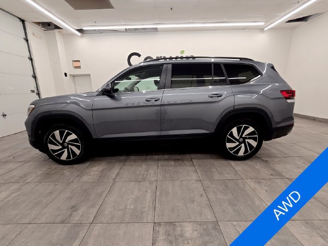 Used 2025 Volkswagen Atlas SE AWD/4WD image 2