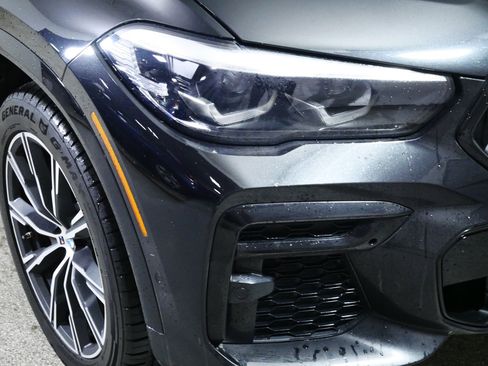 Used 2022 BMW X6 xDrive40i w/ M Sport Package image 16