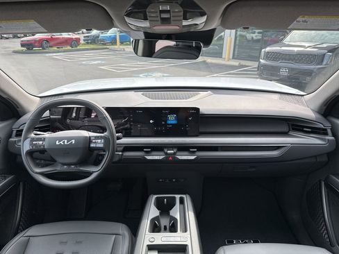 New 2026 Kia EV9 Wind image 25