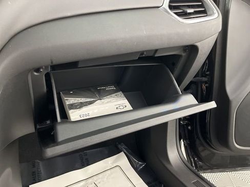 Used 2023 Chevrolet Equinox LT image 39