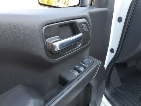 Used 2025 Chevrolet Silverado 1500 Custom Trail Boss AWD/4WD image 18