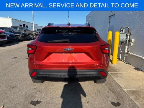 Certified 2024 Chevrolet Trax RS w/ Sunroof Package FWD image 10