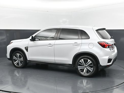 Used 2022 Mitsubishi Outlander Sport ES AWD/4WD image 3