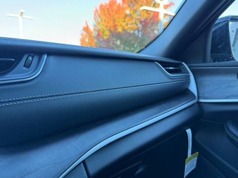 New 2025 Jeep Grand Cherokee L Limited w/ Trailer Tow Package image 22