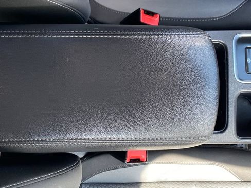 Used 2019 Ford Escape SE FWD image 23