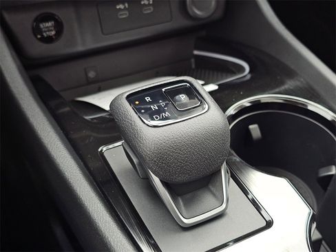 New 2025 Nissan Rogue SL w/ Tech Package image 15