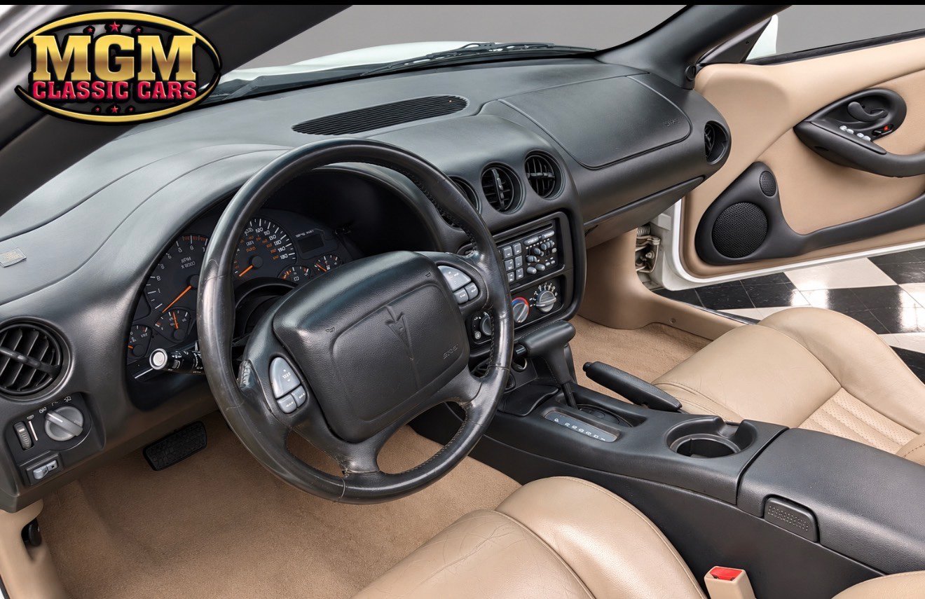 Used 2001 Pontiac Firebird Trans Am RWD image 2