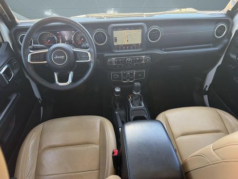 Used 2018 Jeep Wrangler Unlimited Sahara AWD/4WD image 15