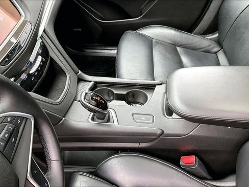 Used 2017 Cadillac XT5 Luxury w/ Driver Awareness Package FWD image 15