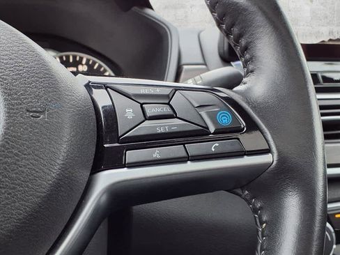 Used 2023 Nissan Altima 2.5 SV w/ SV Premium Package image 21