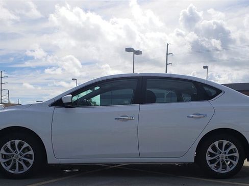 Used 2018 Nissan Sentra SV FWD image 2