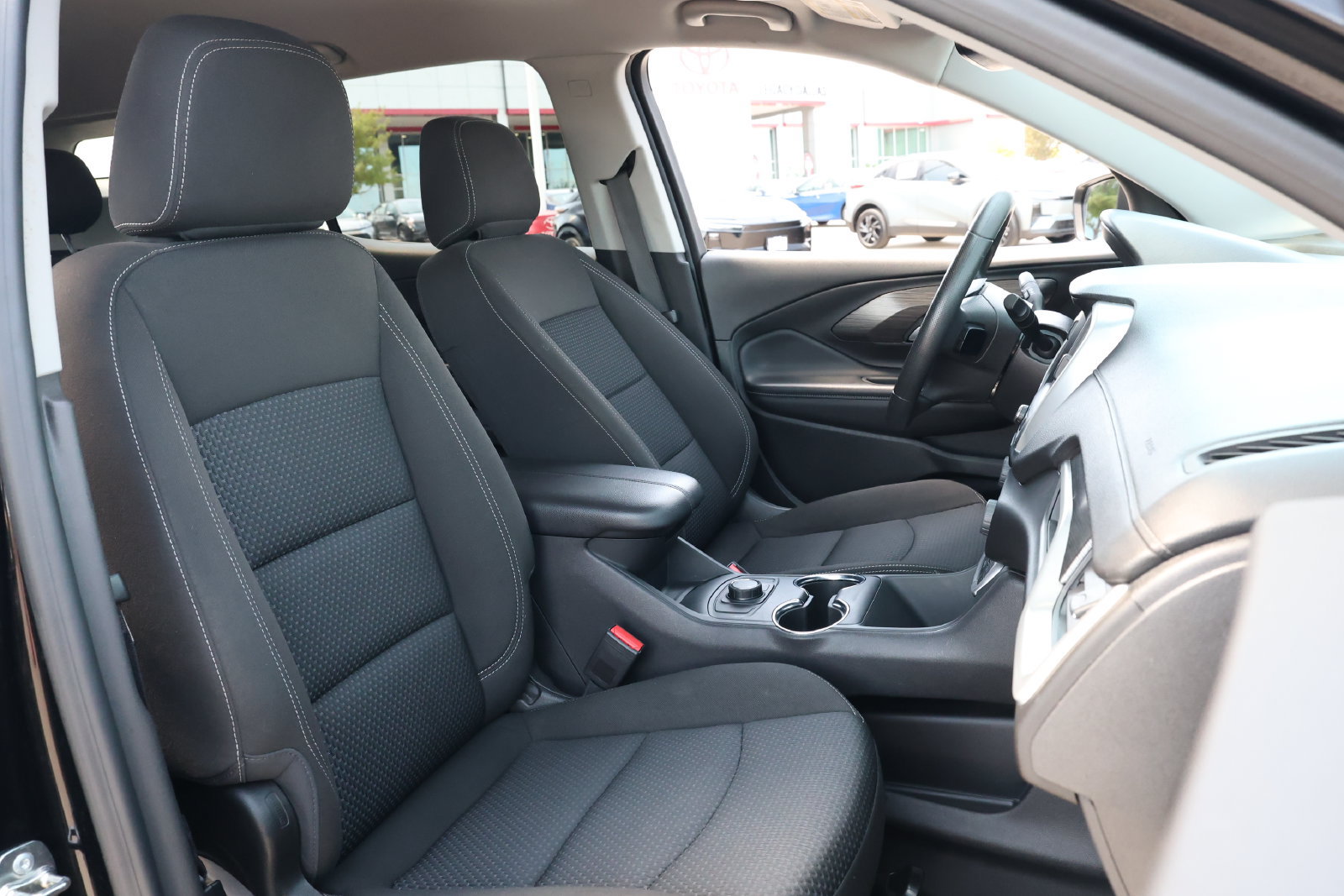 Used 2024 GMC Terrain SLE AWD/4WD image 28