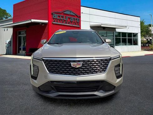 Used 2024 Cadillac XT4 Premium Luxury w/ Technology Package AWD/4WD image 8