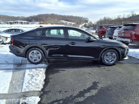Used 2025 Kia K4 LX image 5