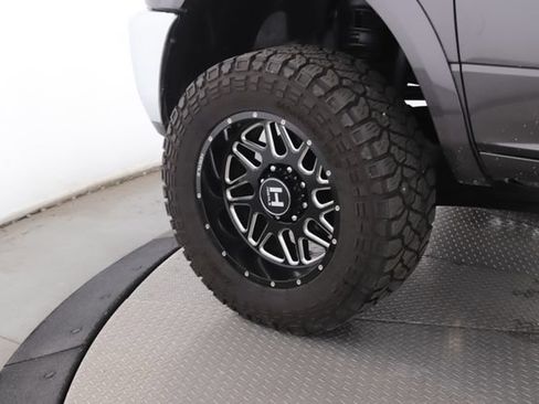 Used 2014 RAM 2500 Laramie w/ Convenience Group AWD/4WD image 14