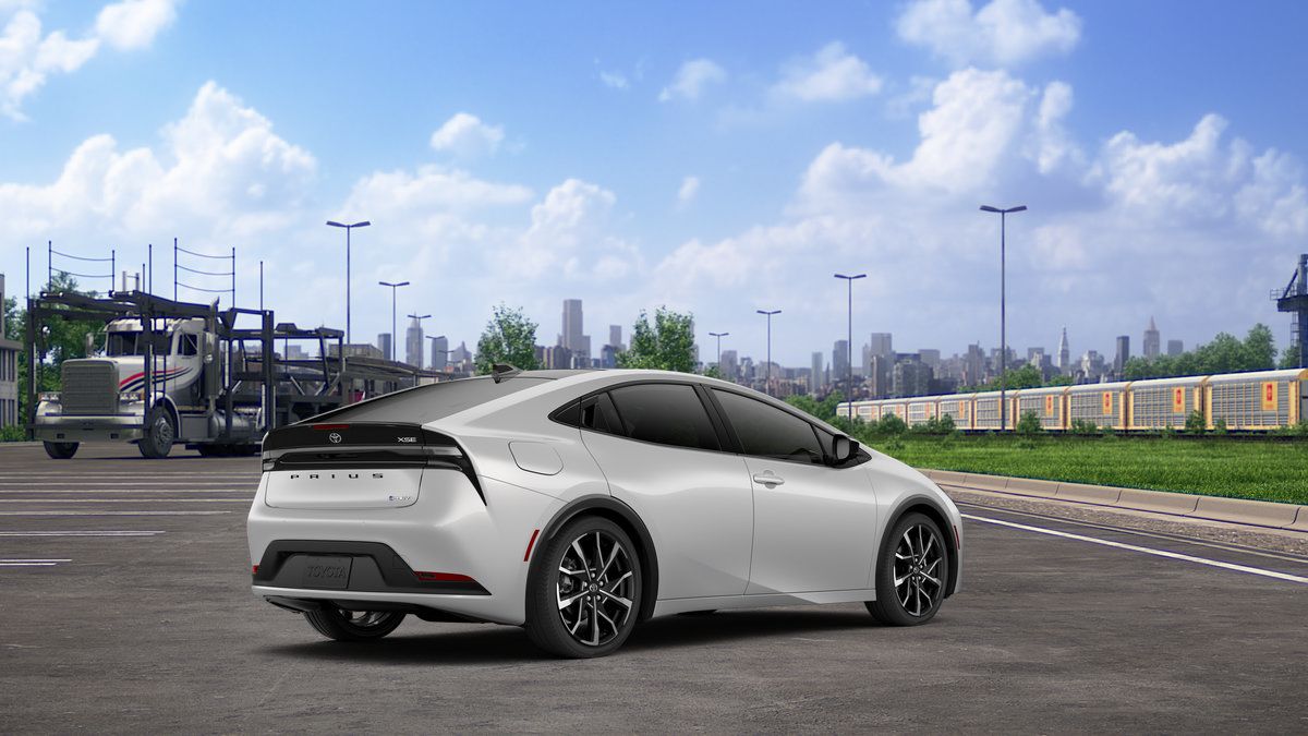 New 2027 Toyota Prius Plug-In Hybrid FWD image 12