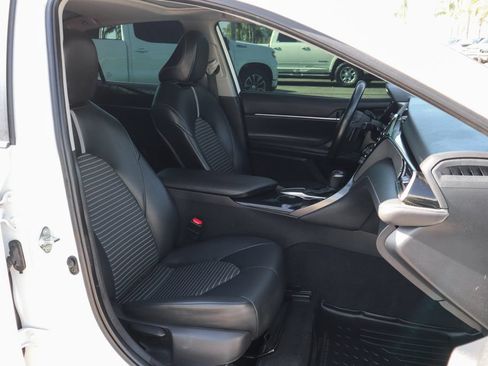 Used 2020 Toyota Camry SE FWD image 40