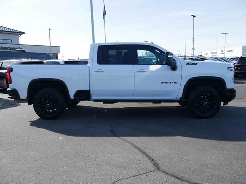 Used 2025 Chevrolet Silverado 3500 LT image 24