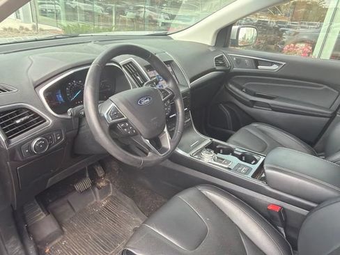 Used 2019 Ford Edge Titanium w/ Equipment Group 301A AWD/4WD image 8