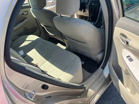 Used 2010 Toyota Corolla LE image 9