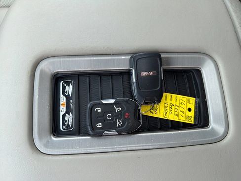 Used 2018 GMC Yukon Denali AWD/4WD image 33