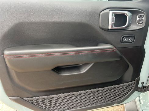 Used 2024 Jeep Wrangler Unlimited Rubicon 392 image 9