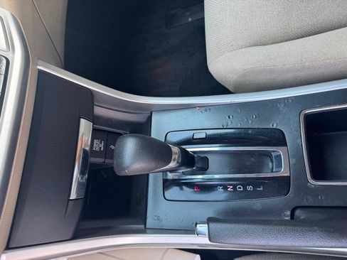 Used 2013 Honda Accord LX image 17